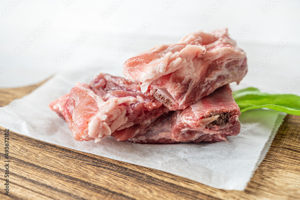 豚の骨付き肉