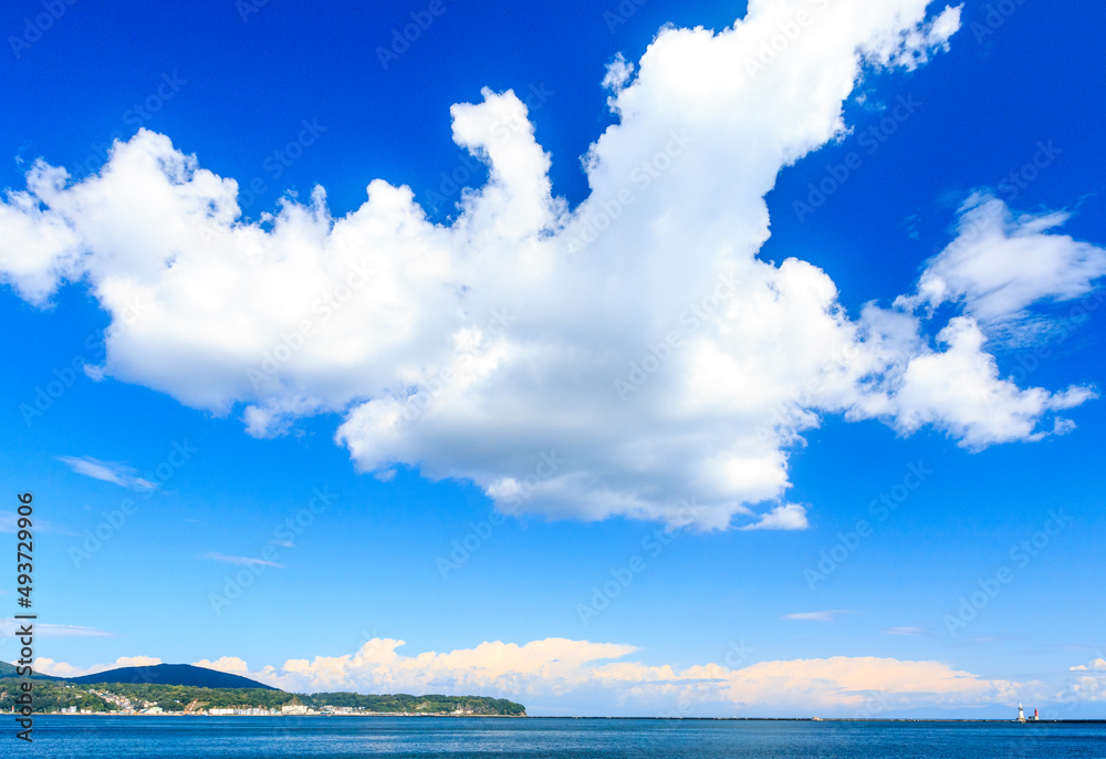 Obraz premium 北海道小樽市、青空が映える小樽港【9月】