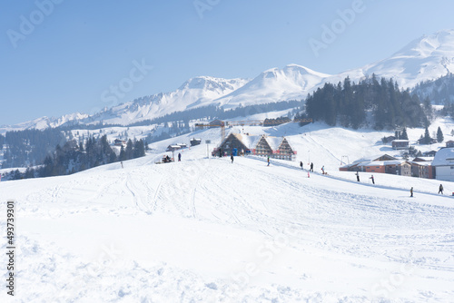 Welcome to high alpine snow capital, Winter in the Saas Valley, Activities for young and old, snow sports enthusiasts, adventurers, pleasure-seekers and all those who appreciate and love nature. © nurten
