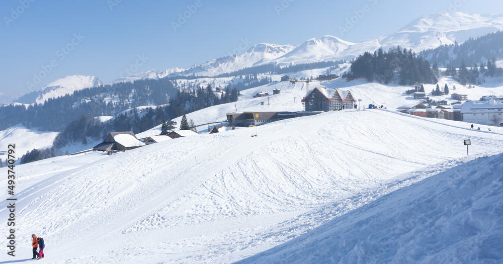 Welcome to high alpine snow capital, Winter in the Saas Valley,
Activities for young and old, snow sports enthusiasts, adventurers, pleasure-seekers and all those who appreciate and love nature. Welcome to high alpine snow capital, Winter in the Saas Valley,
Activities for young and old, snow sports enthusiasts, adventurers, pleasure-seekers and all those who appreciate and love nature.