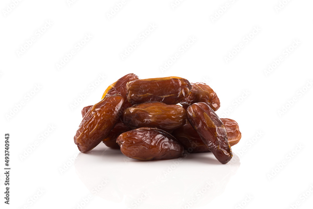 Obraz premium Date fruit close up isolated on white background