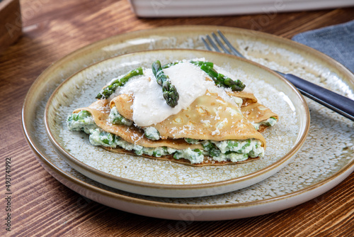 pasta crepes con asparagi e ricotta