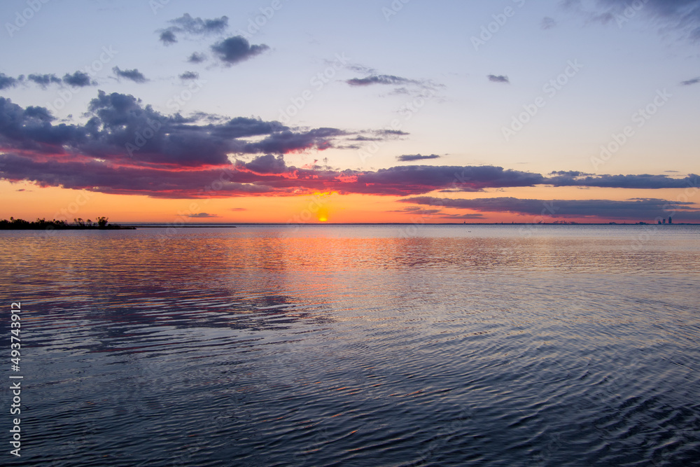 Obraz premium sunset over mobile bay 