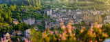Vue de Conques depuis le Bancarel au petit matin, vallon de l’Ouche, Aveyron, Midi-Pyrénées, Occitanie, France