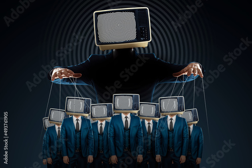 Cuadro en lienzo Television zombifies people through propaganda