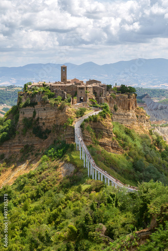 Splendida vista di Civita di Bagnoregio, città fantasma medievale, nel Lazio