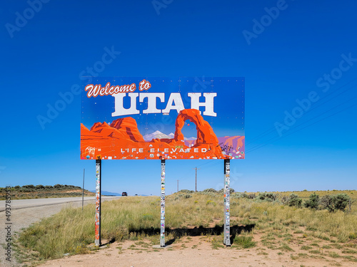 Welcome to Utah sigh at the border of Colorado