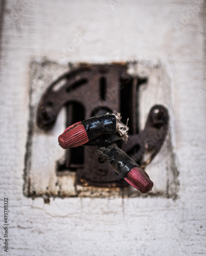 old light electrical outlet