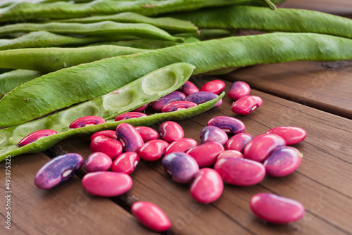 Schilderij op canvas Scarlett runner beans on table