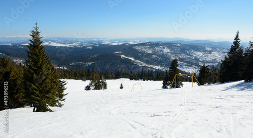 Fototapeta Naklejka Na Ścianę i Meble -  Beskid Żywiecki. Krajobraz na szlaku 