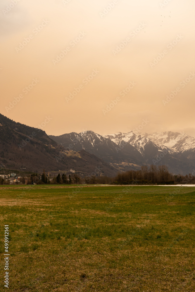 Obraz premium Sahara dust over the rhine valley in Liechtenstein