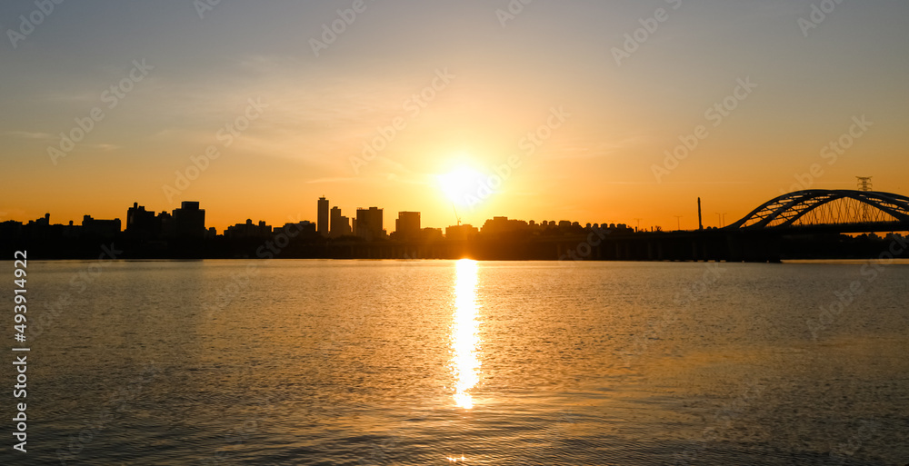 Naklejka premium Sunset Skyline of Seoul, South Korea