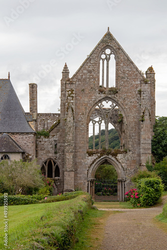 Paimpol. Façade ouest de l'église abbatiale de l'abbaye de Beauport. Côtes-d'Armor. Bretagne