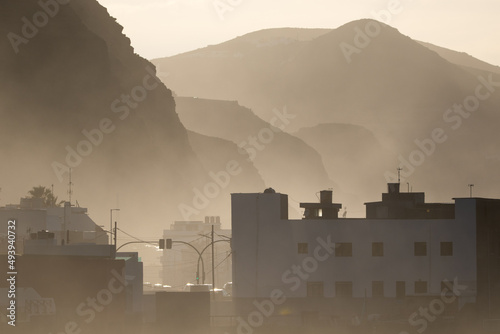 Küstenlandschaft im Nebel