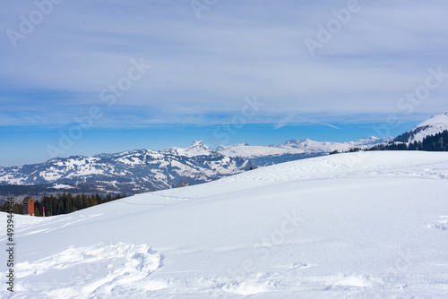 The Stoos ridge hike from Klingenstock to Fronalpstock offers spectacular views of more than ten Swiss lakes and countless Alpine peaks in Central Switzerland. Alongside the fascinating panorama,  © nurten