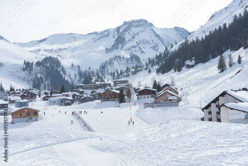 Wide pistes, huge halfpipes, endless deep snow – all within quick and easy reach. Switzerland is the original winter vacation destination. Treat yourself to this winter upgrade. Stoos, Davos, Zermatt