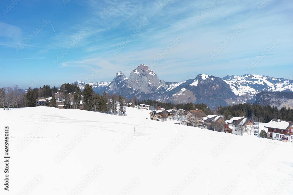 The vacation and excursion region of Schwyz is located in the heart of Switzerland. It is easily and quickly accessible from all directions. Discover unique landscapes, living customs, world-famous 