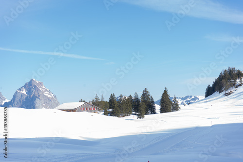 Welcome to high alpine snow capital, Winter in the Saas Valley, Activities for young and old, snow sports enthusiasts, adventurers, pleasure-seekers and all those who appreciate and love nature.. Zug