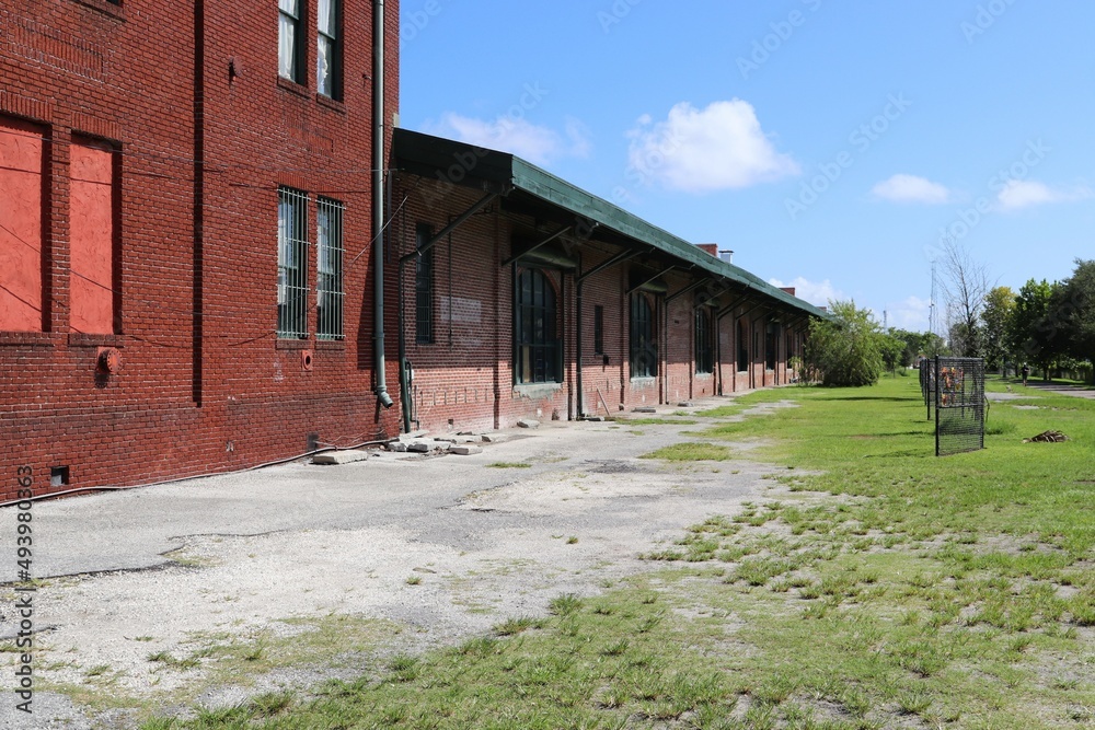 old abandoned building old abandoned building