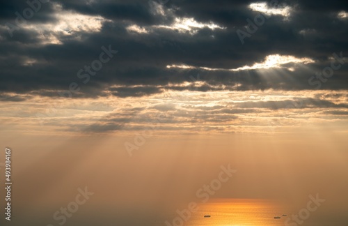 tramonto sulle alpi apuane