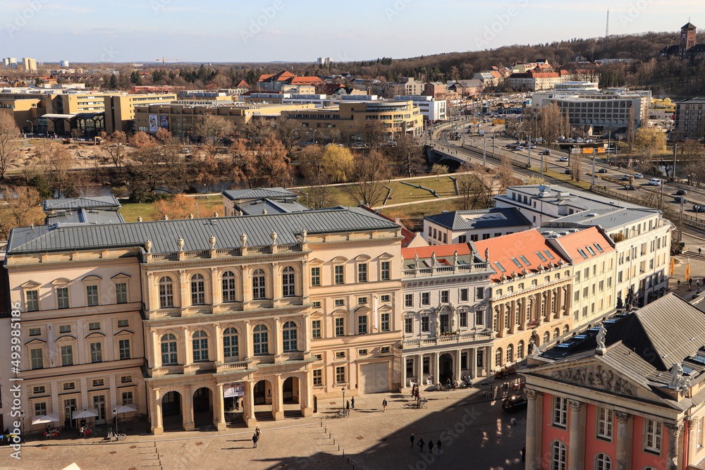 Wiederaufgebautes Stadtquartier im Herzen von Potsdam; Alter Markt / Ecke Humboldtstraße mit Museum Barberini (im Hintergund Hbf, Lange Brücke und Brauhausberg)