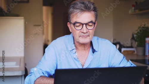 Recherche sur internet 50 ans