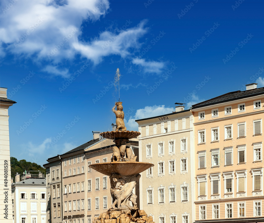 Fototapeta premium City of Salzburg in the Austrian Alps