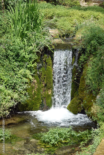 Kleiner Wasserfall in Moustiers-Sainte-Marie, Provence