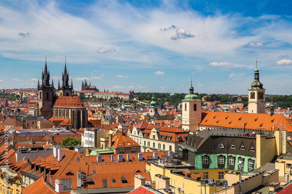 Obraz premium Panoramic aerial view of Prague