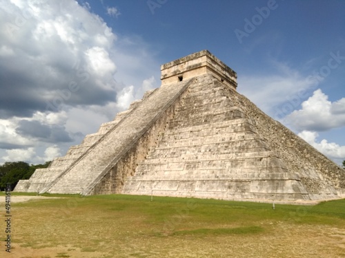 chichen itza pyramid