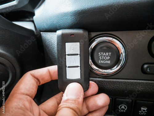 Obraz na płótnie Car Immobilizer Remote Near Start Stop Engine Button