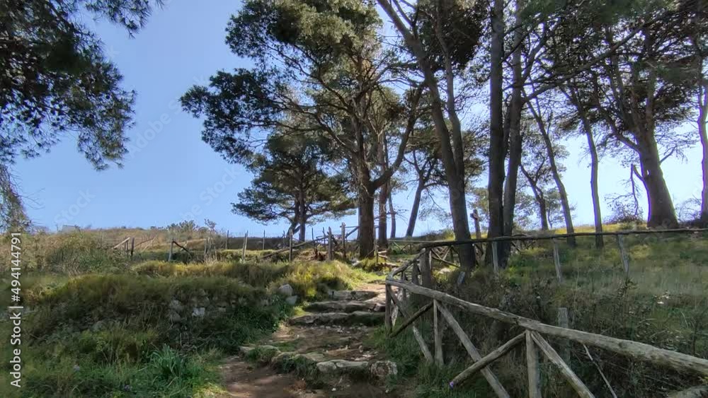 Massa Lubrense - Panoramica del sentiero che sale sul Monte San Costanzo