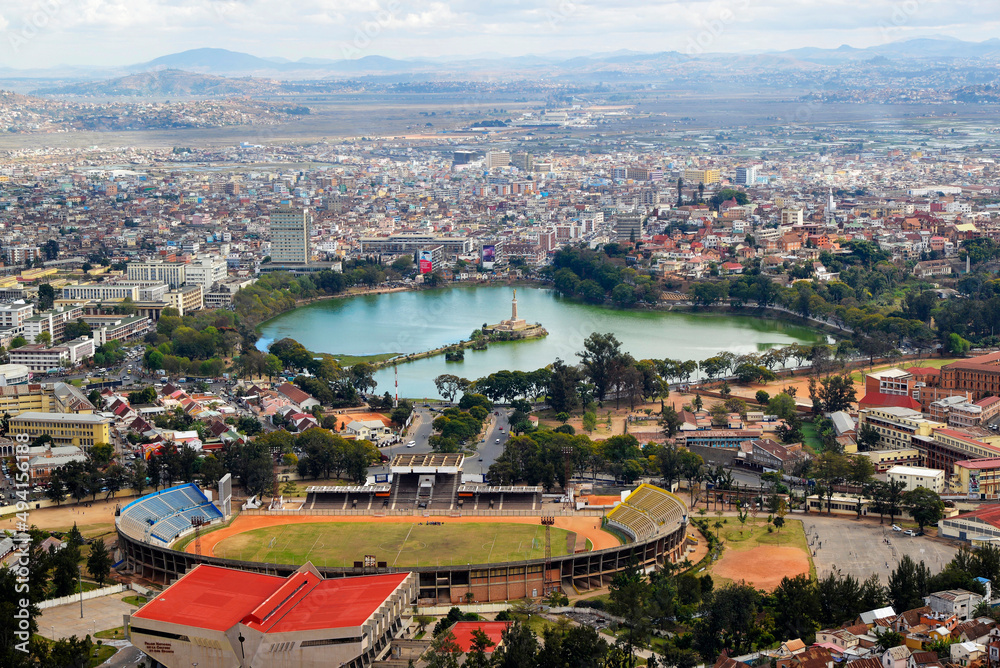 Vue sur un lac dans le centre d'Antananarivo la capitale de Madagascar