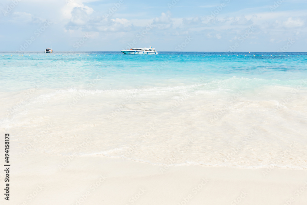 Fototapeta premium Sea view from tropical beach with sunny sky