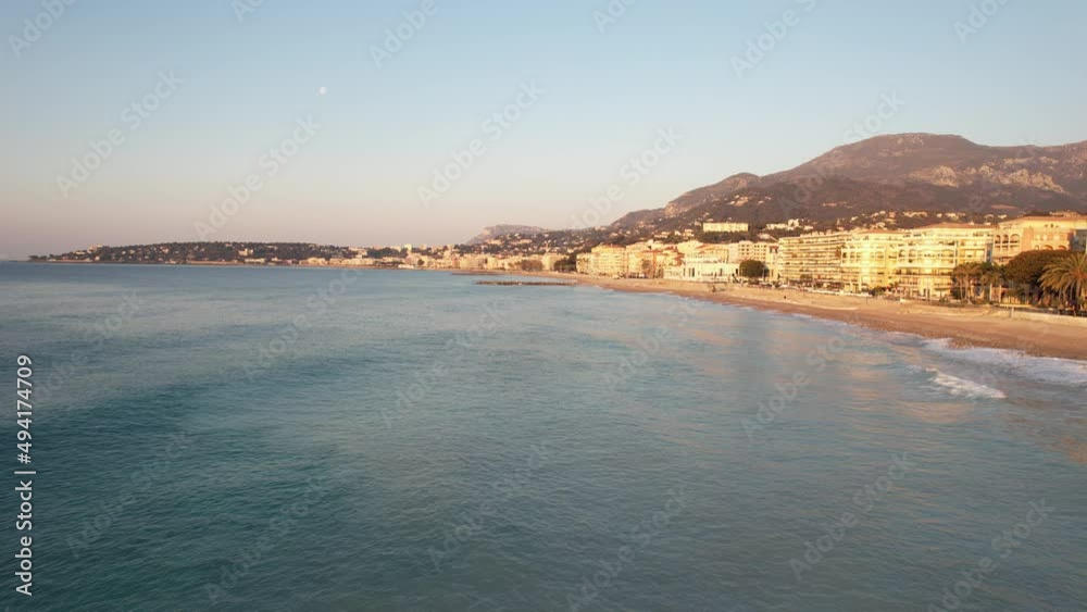 lever de soleil sur le rivage de Roquebrune-Cap-Martin et Menton - Alpes-Maritimes lever de soleil sur le rivage de Roquebrune-Cap-Martin et Menton - Alpes-Maritimes