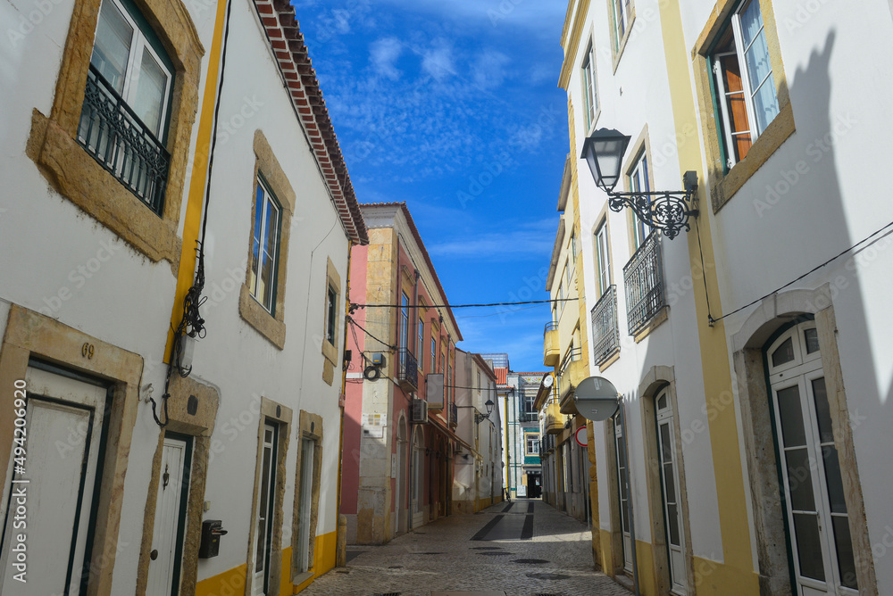 Altstadtgasse in Tomar, Portugal