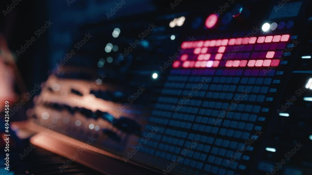 Music synthesizer at work 