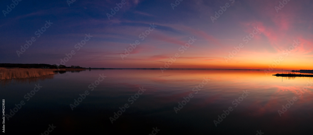 Romantischer Sonnenuntergang am Achterwasser in Ückeritz auf der Insel Usedom - Panorama aus 13 Einzelbildern