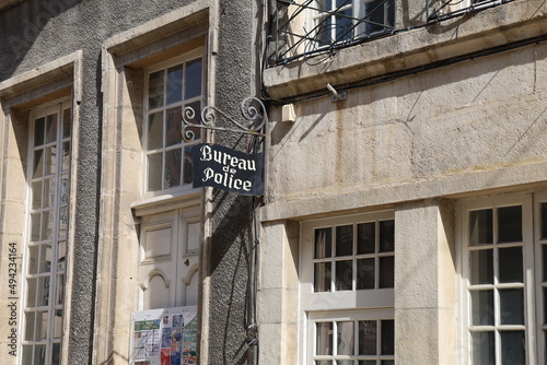 Bureau de police, vu de l'extérieur, ville de Avallon, département de l'Yonne, France