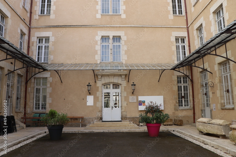 Le musée de l'Avallonnais ou musée Jean Despres, vu de l'extérieur, ville de Avallon, département de l'Yonne, France