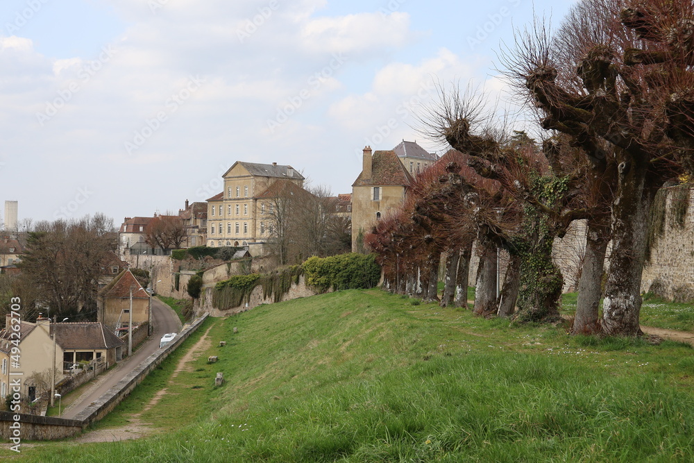 Vue d'ensemble de Avallon, ville de Avallon, département de l'Yonne, France