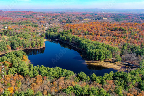 Fototapeta Naklejka Na Ścianę i Meble -  pond in fall