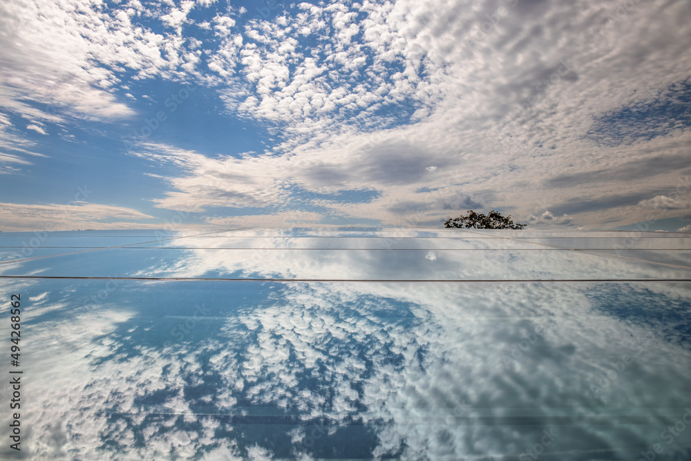 Obraz premium sky and reflection 