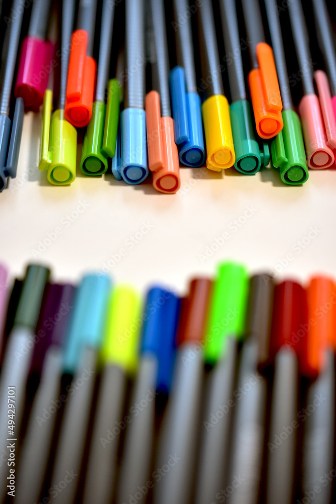 Fototapeta premium : colored pen markers 