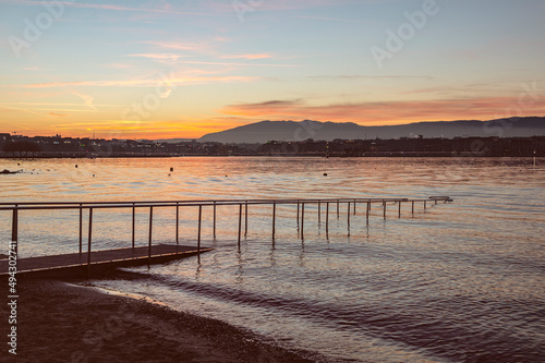 la plage des eaux vives  Gen  ve