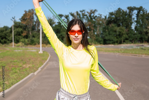Sporty young woman with str...