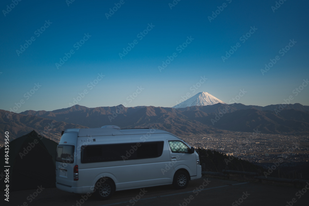 富士山とキャンピングカー