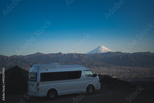 富士山とキャンピングカー