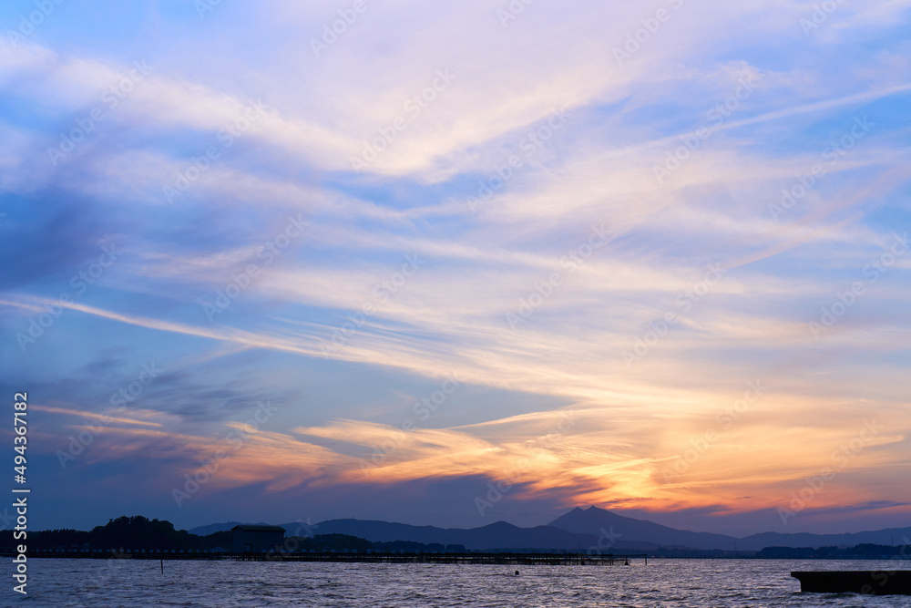 霞ヶ浦と筑波山とダイナミックな空の夕景 霞ヶ浦と筑波山とダイナミックな空の夕景