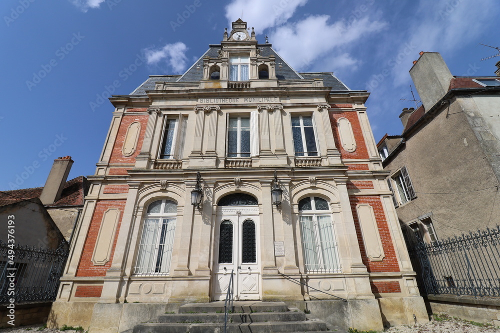 La bibliothèque Gaston Chaissac, vue de l'extérieur, ville de Avallon, département de l'Yonne, France